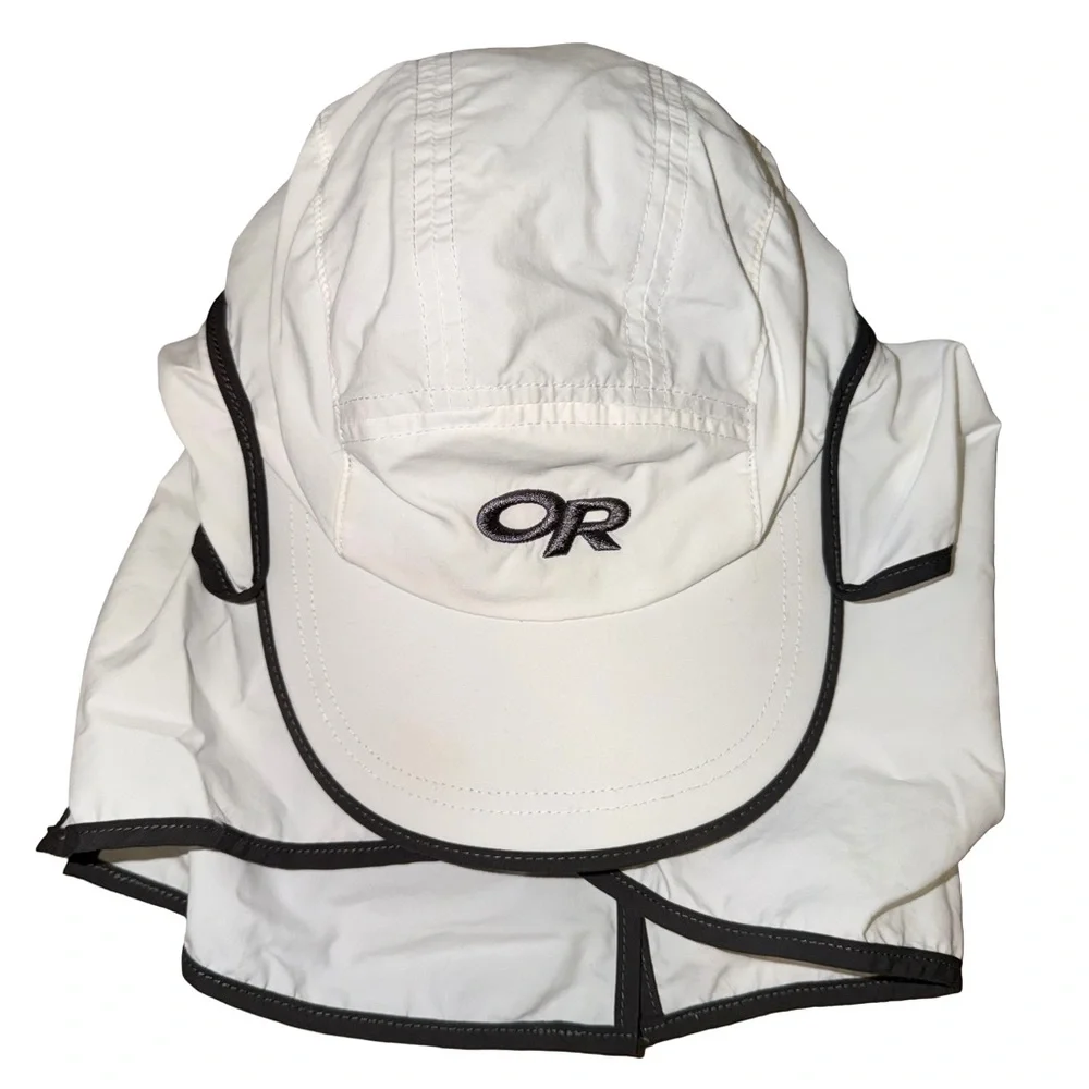 Outdoor Research white Sun Hat with Black Trim‎ baby 1-3 years